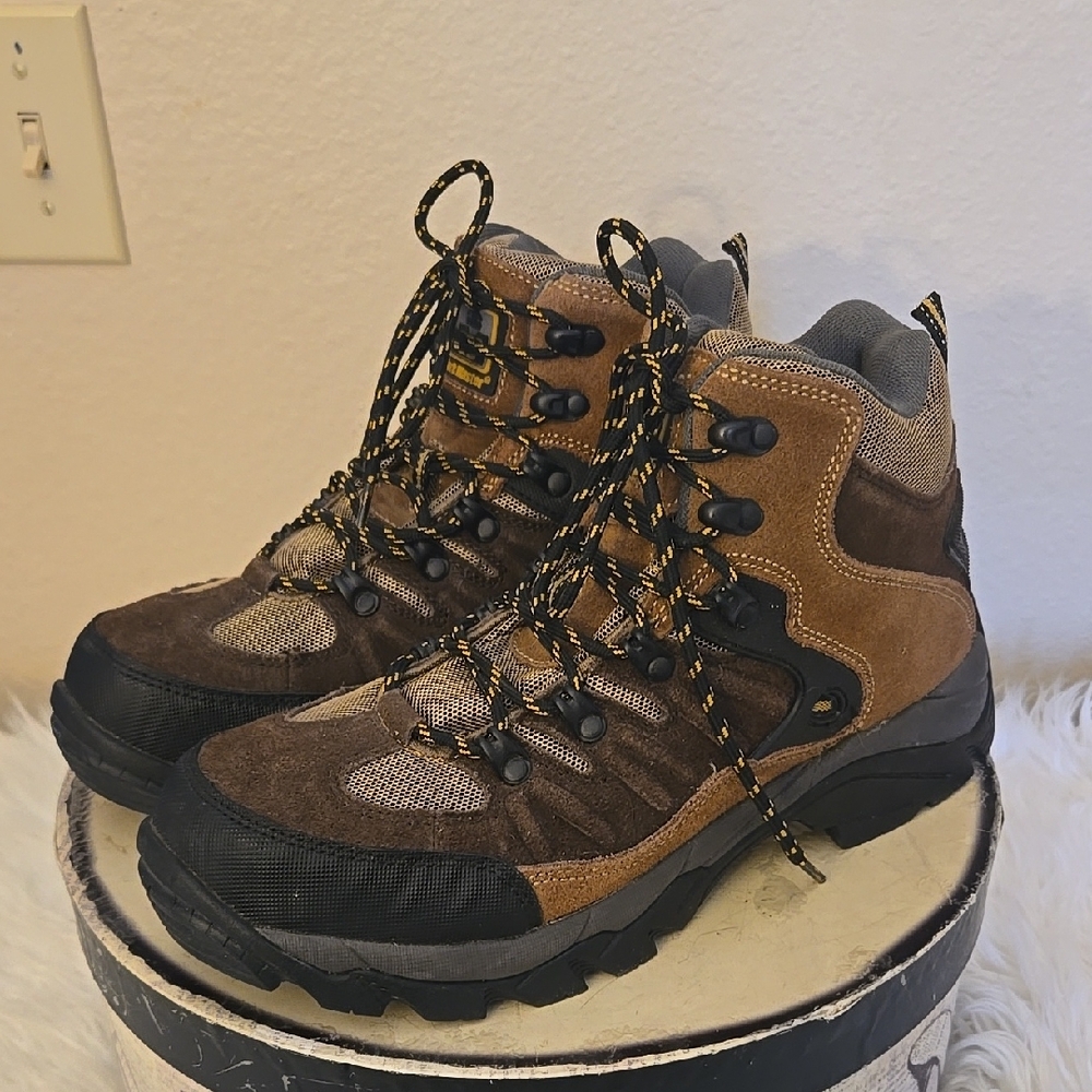Work Master Rugged Brown and Black Outdoor Boots with High-Top Design Unisex